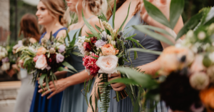 the cost of flowers for a wedding